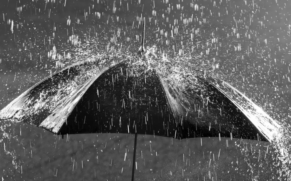 Hujan di Jakarta Mengandung Mikroplastik, Ini Dampaknya bagi Kesehatan Manusia