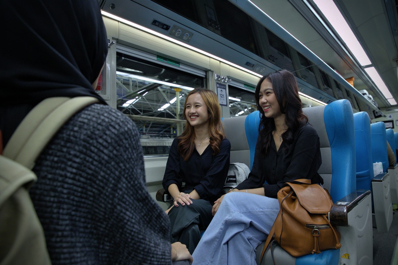 Perempuan Makin Aman dan Nyaman Naik Kereta, KAI Tawarkan Fitur Female Seat Map