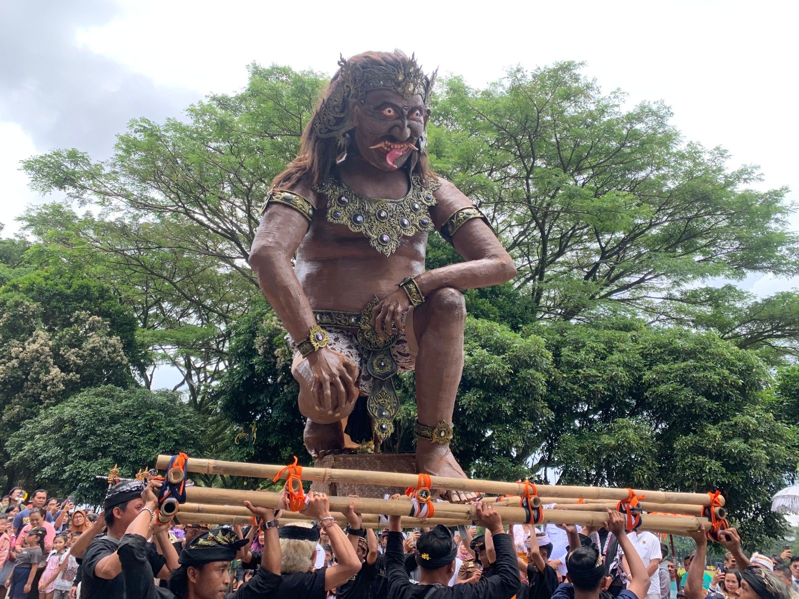 Umat Hindu Malang Gelar Tawur Agung Kesanga, Tegaskan Harmoni Manusia dan Alam