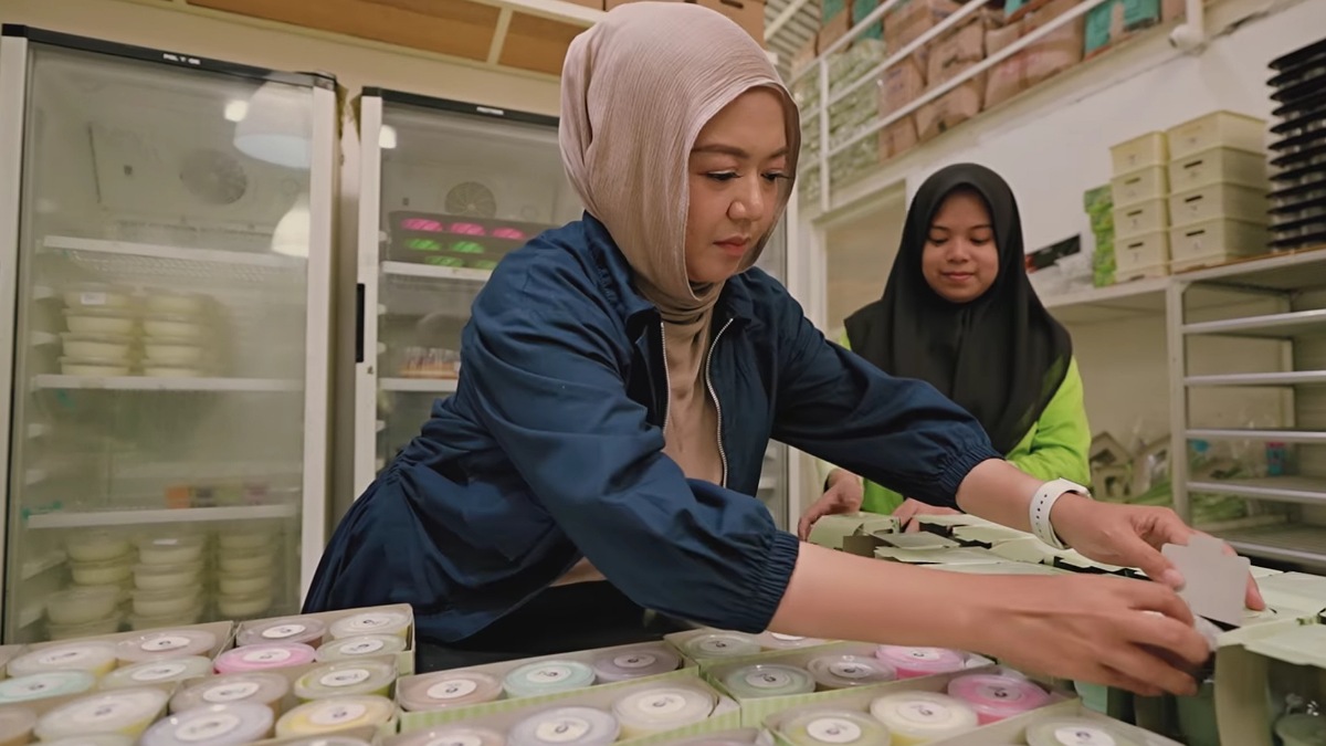 Mumu Puding Malang, Berawal dari Dapur Sempit Kini Produksi 5.000 Puding Sehari