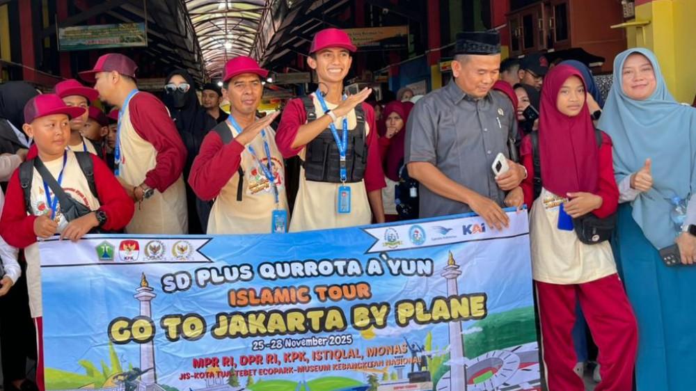 SD Plus Qurrota A’yun Kota Malang Kembali Gelar Islamic Tour Siswa Naik Pesawat 