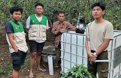  Mahasiswa KKN UGM Juga Pasang Sistem Irigasi Otomatis di Kebun Jeruk Warga Tegalweru