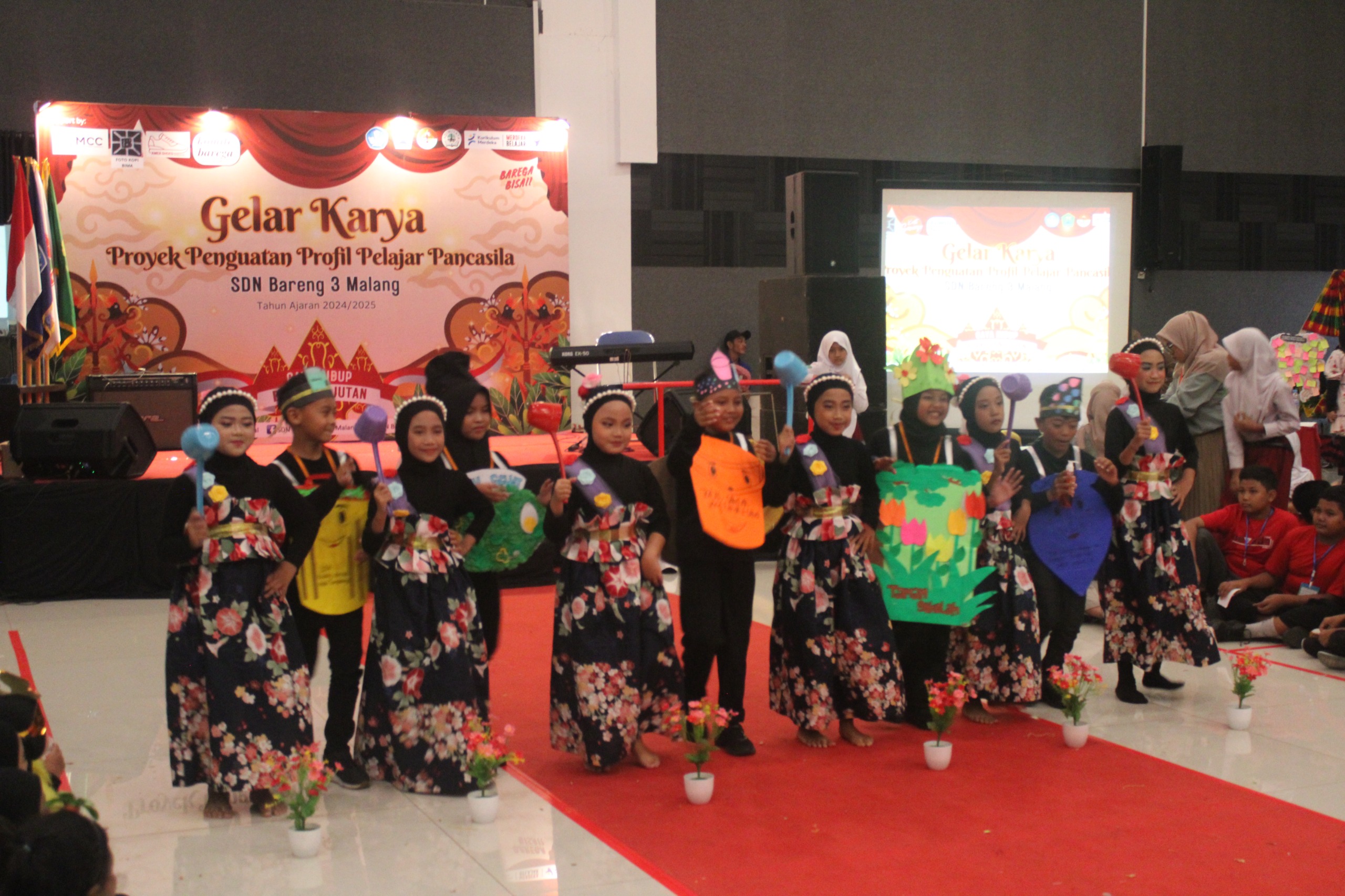 Siswa SDN Bareng 3 Kota Malang Pameran di MCC, Ada Lilin Aromaterapi dari Jelantah