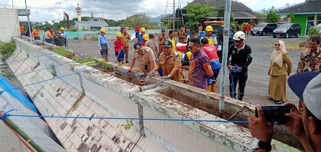Pengunjung Harap Waspada! Rooftop Pasar Besar Malang Masuk Zona Bahaya