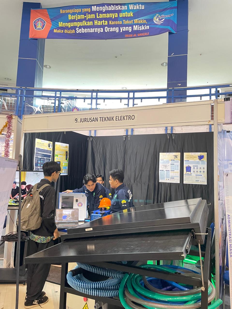 Mahasiswa Unjuk Karya, Stan Teknik Elektro Semarakkan Polinema Expo 2026