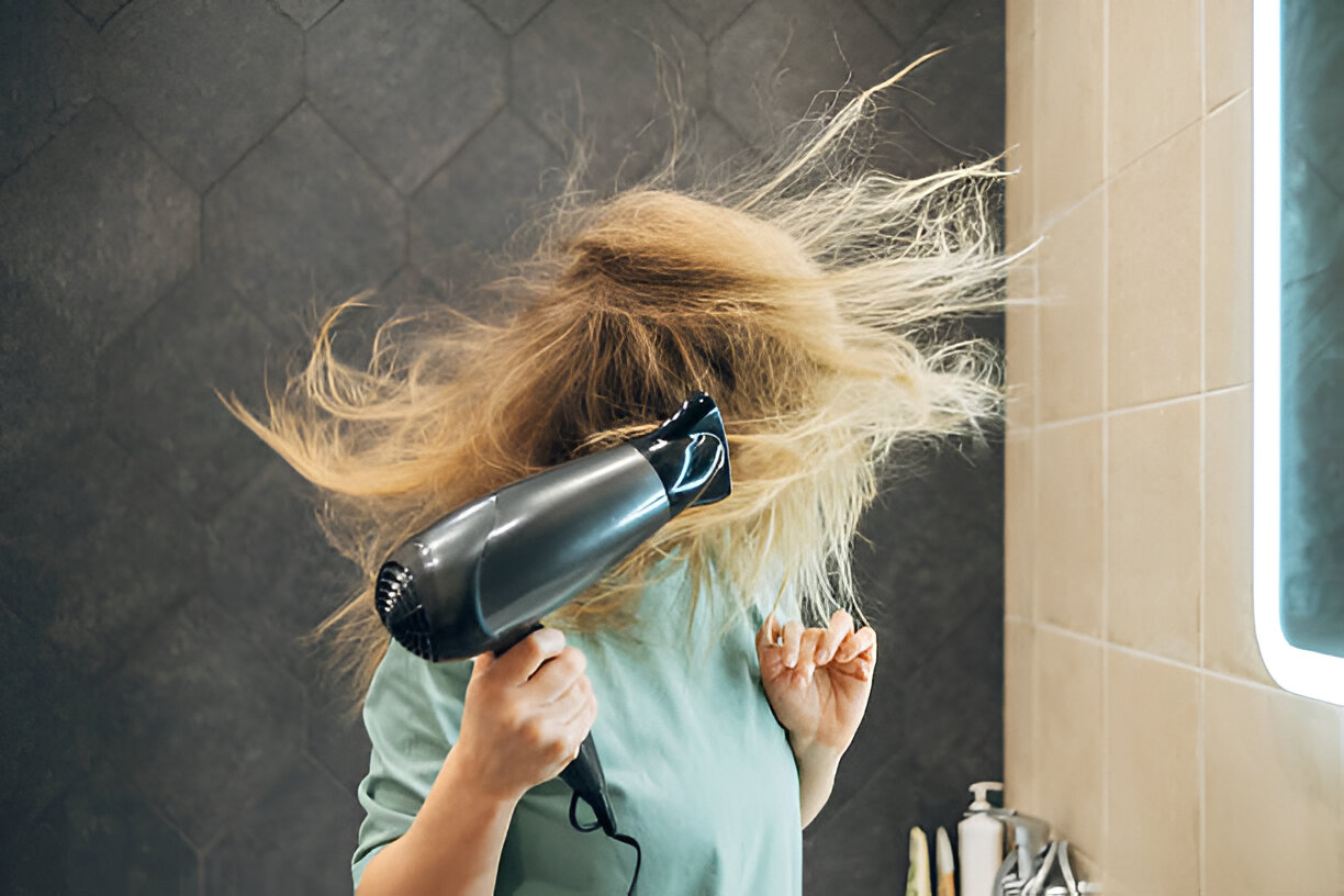9 Rekomendasi Hair Dryer Murah Terbaik 2025: Rambut Antilepek saat Musim Hujan, Budget Tetap Aman!