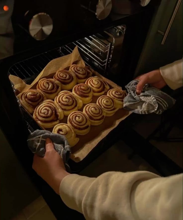 Alternatif Isi Long Weekend dengan Coba Baking di Kosan, Bisa Berguna Lho!