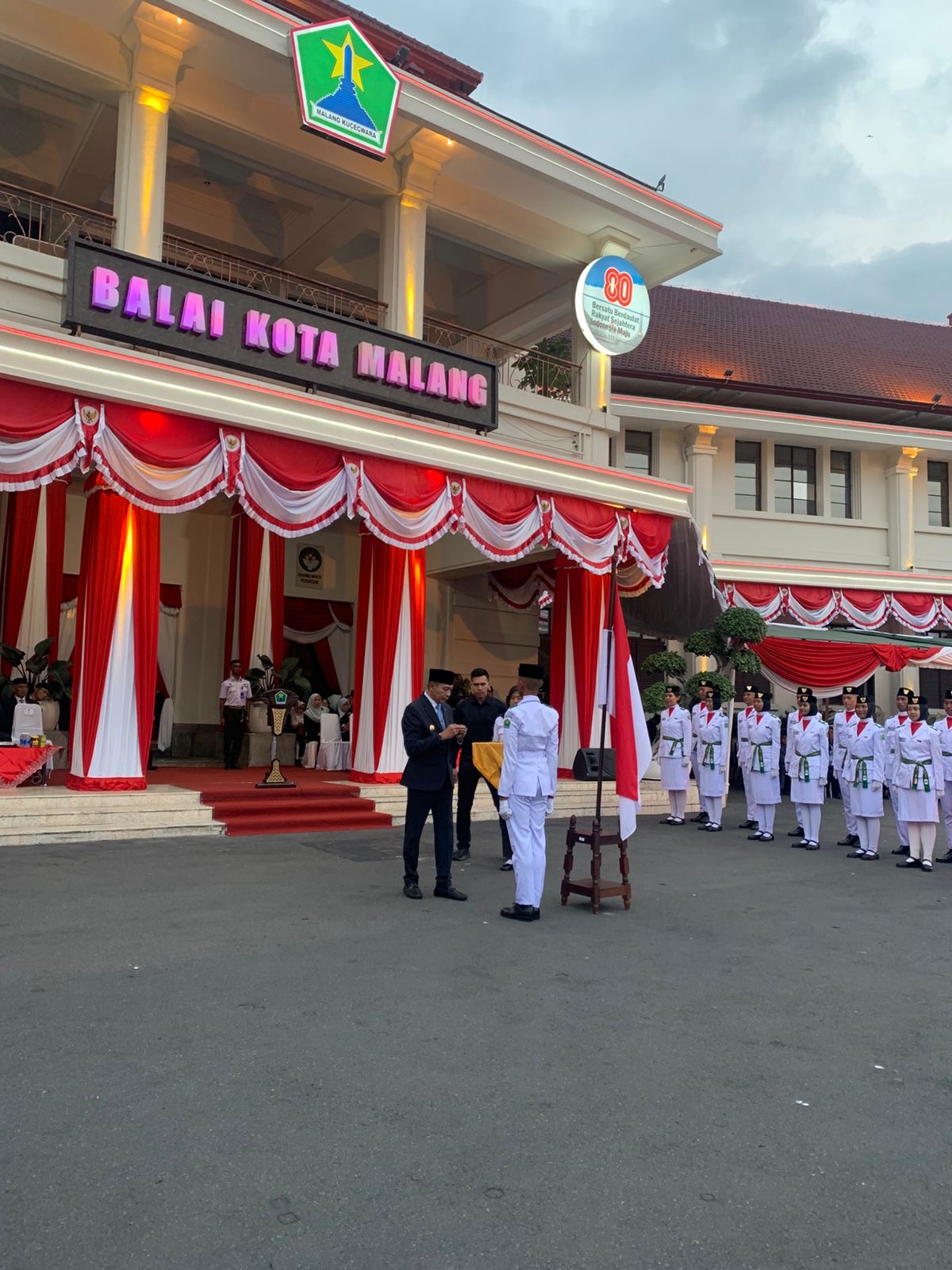 Wali Kota Malang Kukuhkan 76 Anggota Paskibraka, Siap Kibarkan Merah Putih di HUT RI ke-79