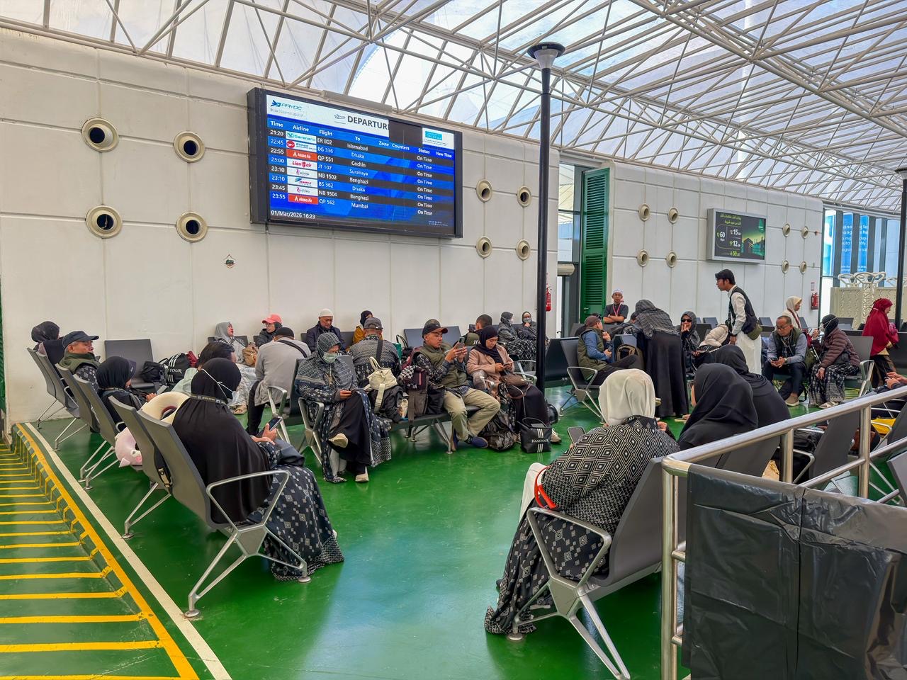 Sejak Perang Iran, 6.247 Jemaah Umrah yang Tertahan di Mekkah Sudah Bisa Pulang sejak Sabtu Lalu