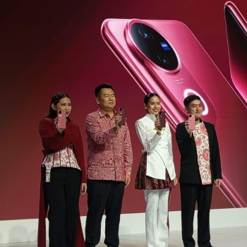 Vivo V50 Dilengkapi Triple Kamera 50 MP.plus Banyak Fitur Canggih untuk Foto