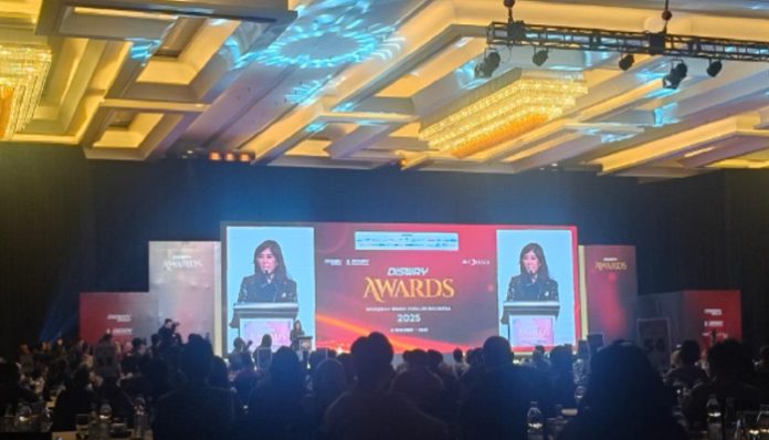 Menkomdigi Puji Disway Award 2025: Momentum Besar Perkuat Branding Nasional