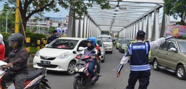 Gunakan AI untuk Atur Lalin, Peringkat Macet Jakarta Membaik, Bisa Diterapkan di Malang? 