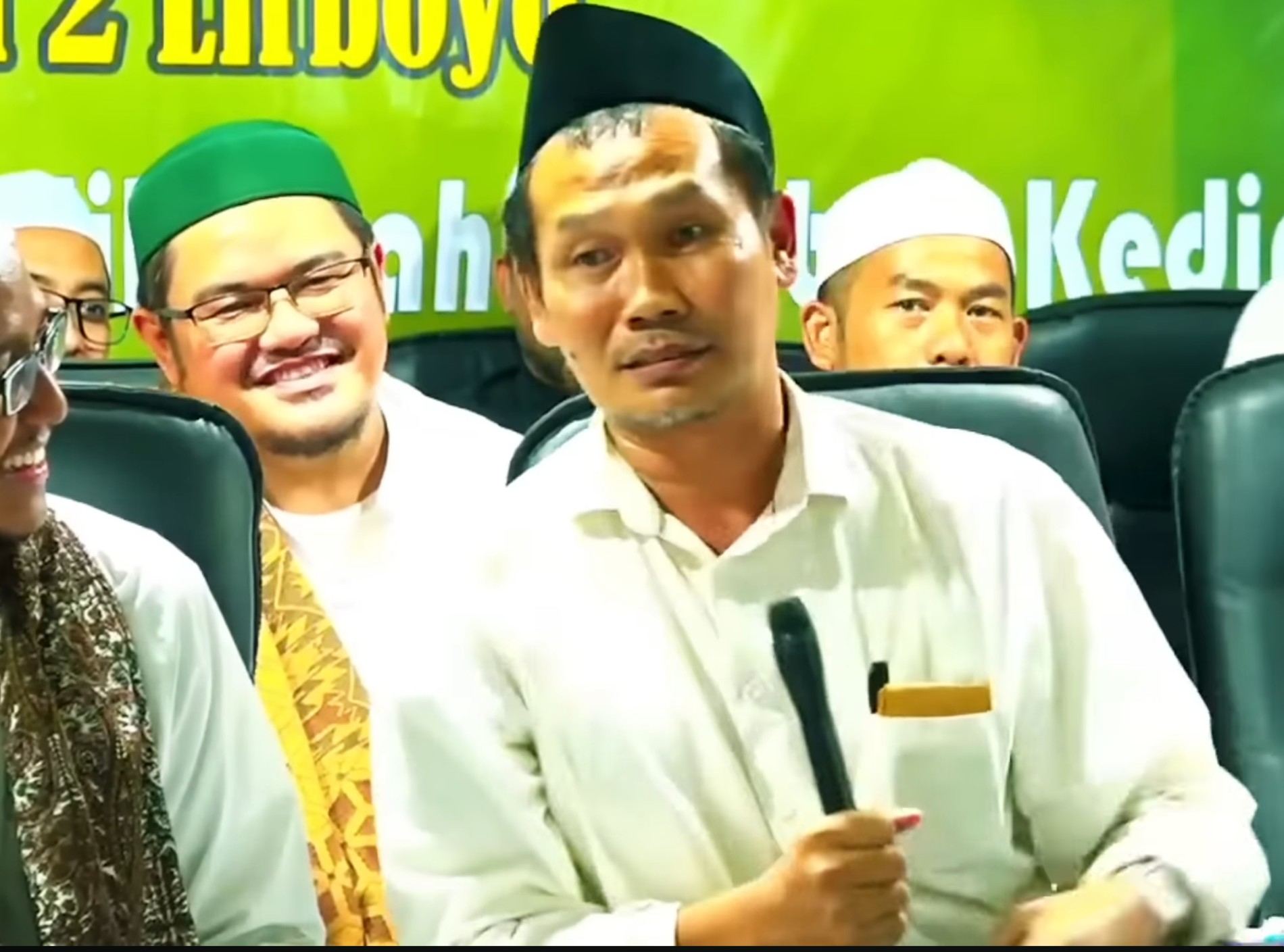 Gus Baha Ingatkan soal Umrah: Jangan Sampai Ibadah Sunah Mengalahkan Utang (3)