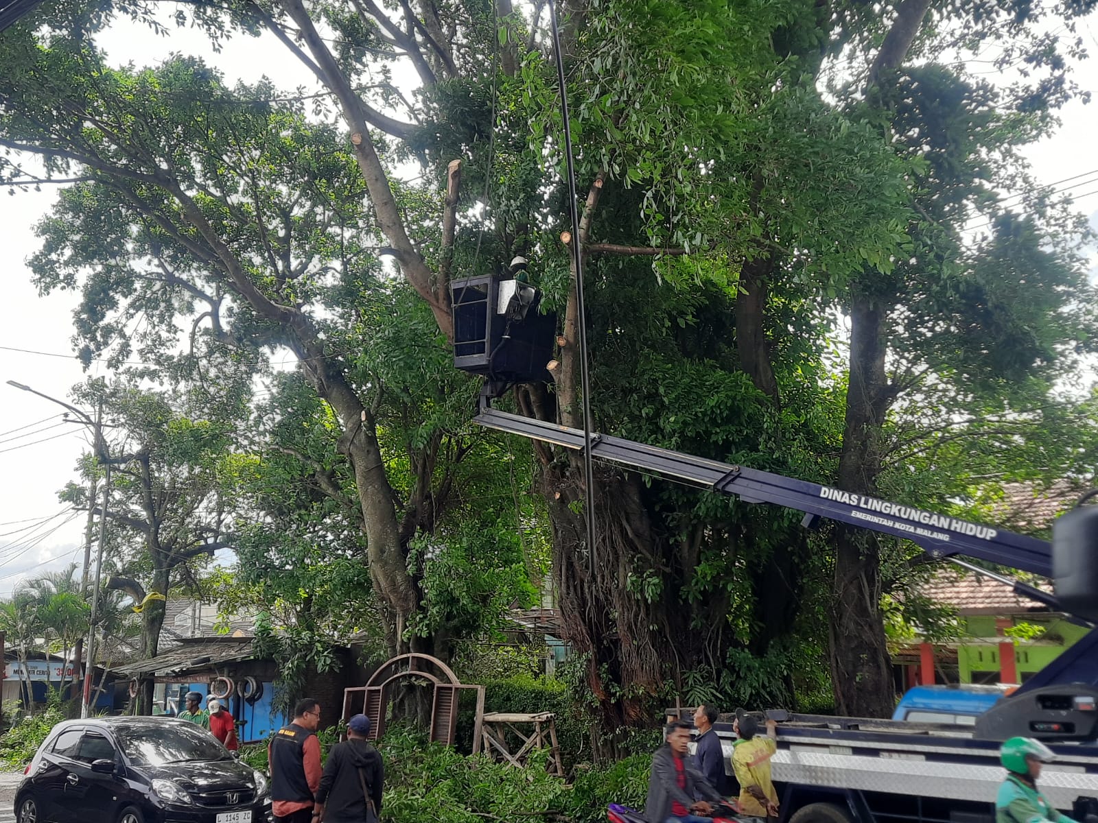 Keluhan Jalan Rusak dan Penerangan Kurang di Lesanpuro Direspons Cepat oleh Pemkot Malang