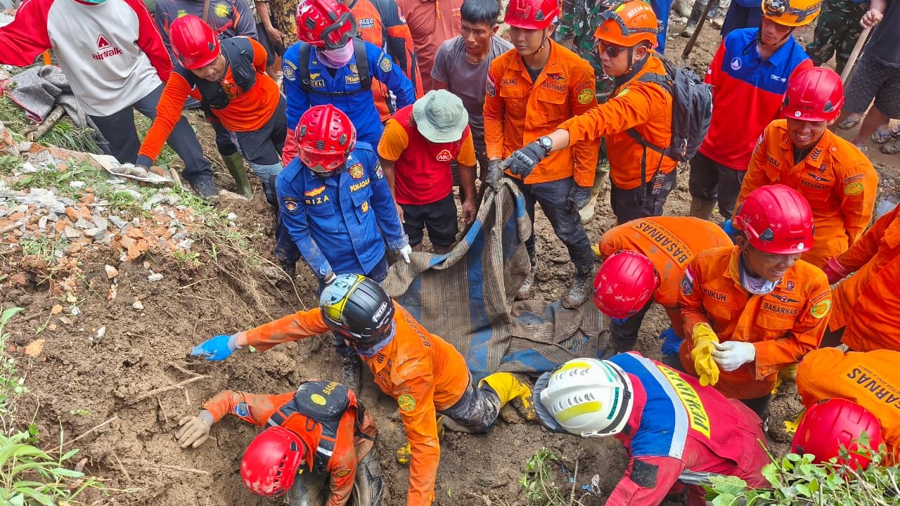 Bencana Hidrometeorologi Melanda Jawa Timur, 6 Orang Meninggal, 72 Rumah Rusak
