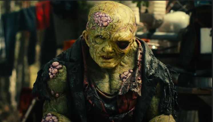 Sinopsis THE TOXIC  AVENGER, Black Comedy tentang Antihero yang Brutal dan Jenaka