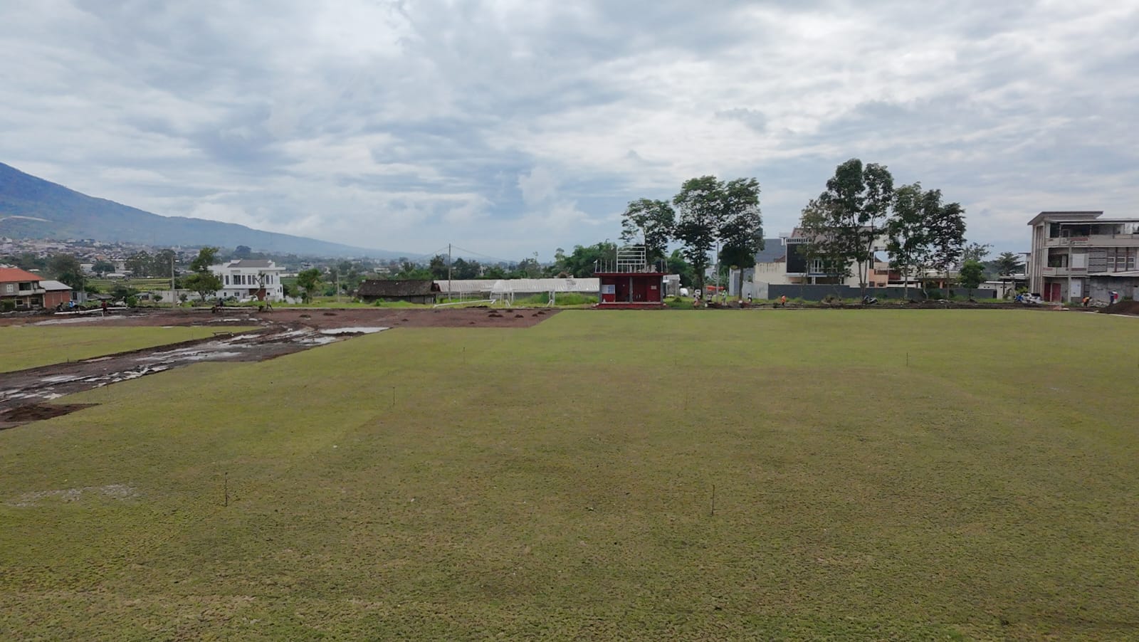 Pengerjaan Lapangan Sumberejo Molor karena Hujan