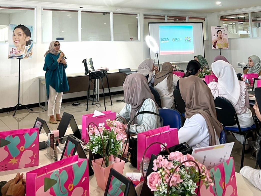 Latih Mahasiswa Berpenampilan Profesional, Prodi Pariwisata UM Gelar Beauty and Handsome Class