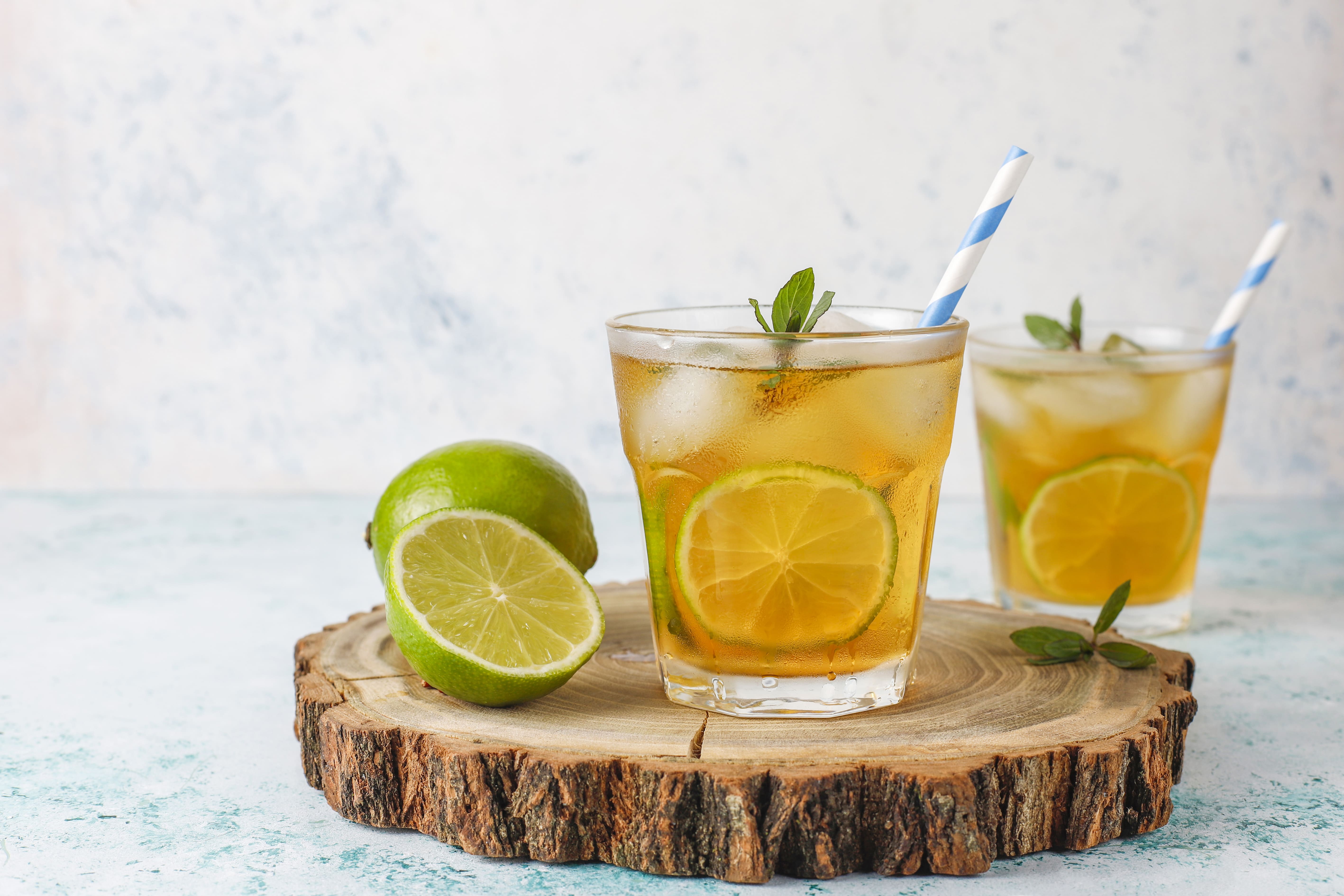 Ganti Minuman Manis dengan Teh Lemon Mint: Menyegarkan, Menyehatkan, dan Membantu Penurunan Berat Badan