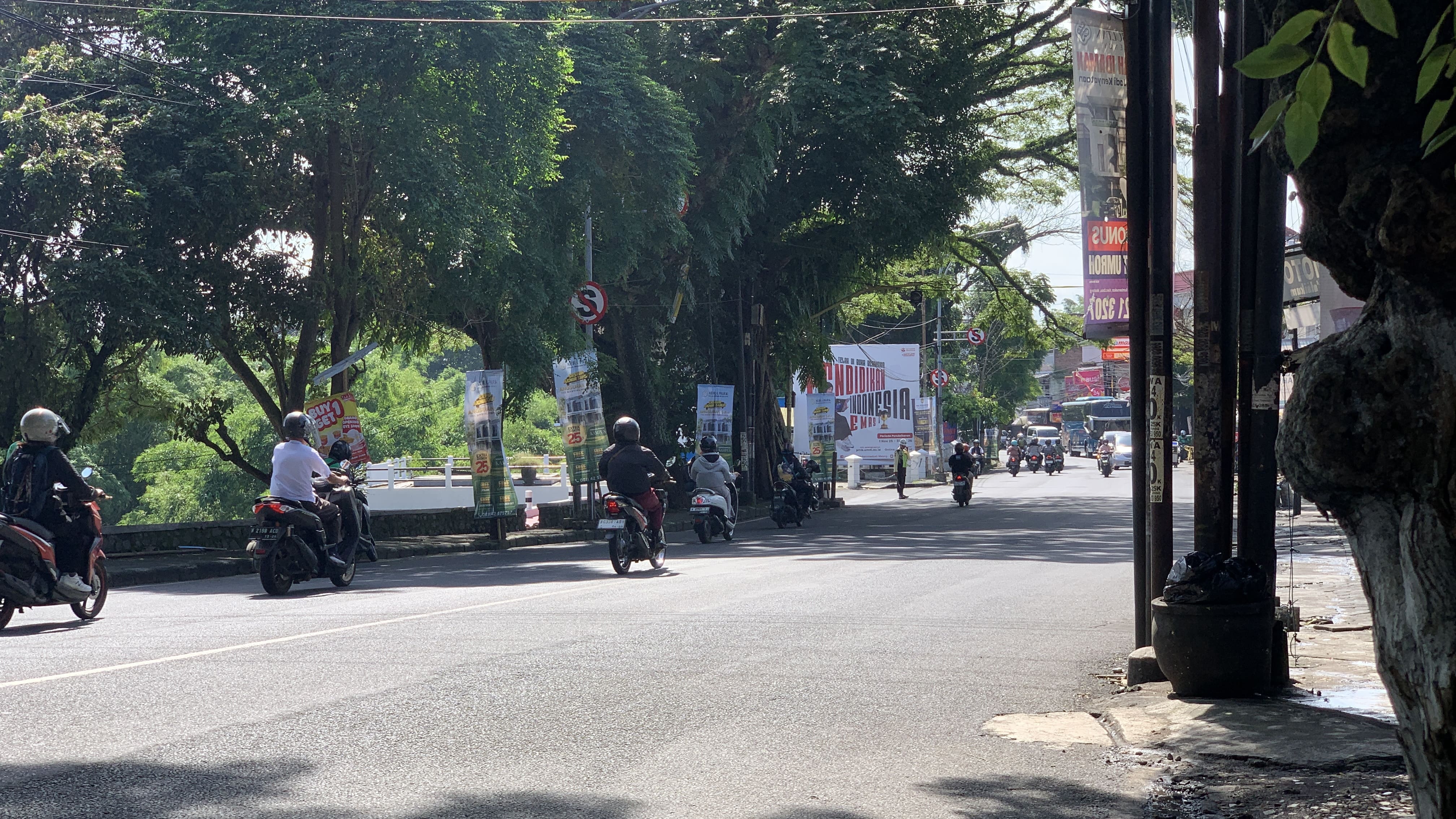 Hari Jumat Minim Jadwal Kuliah, Lalu Lintas Depan UMM III Ramai Lancar