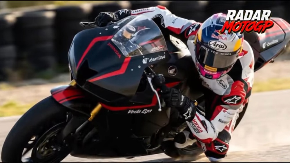 Veda Ega Pratama Bikin Heboh dengan Overtake Gila Motor 600 CC, Mekanik Sampai Khawatir