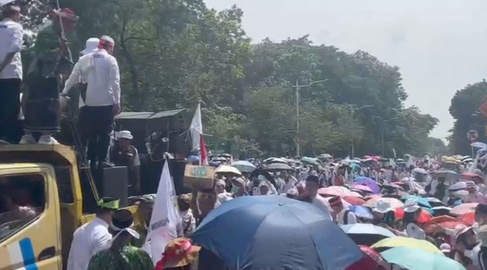 Ribuan Guru Madrasah Tuntut Kesetaraan: Mendapat Kuota Diangkat Jadi PPPK