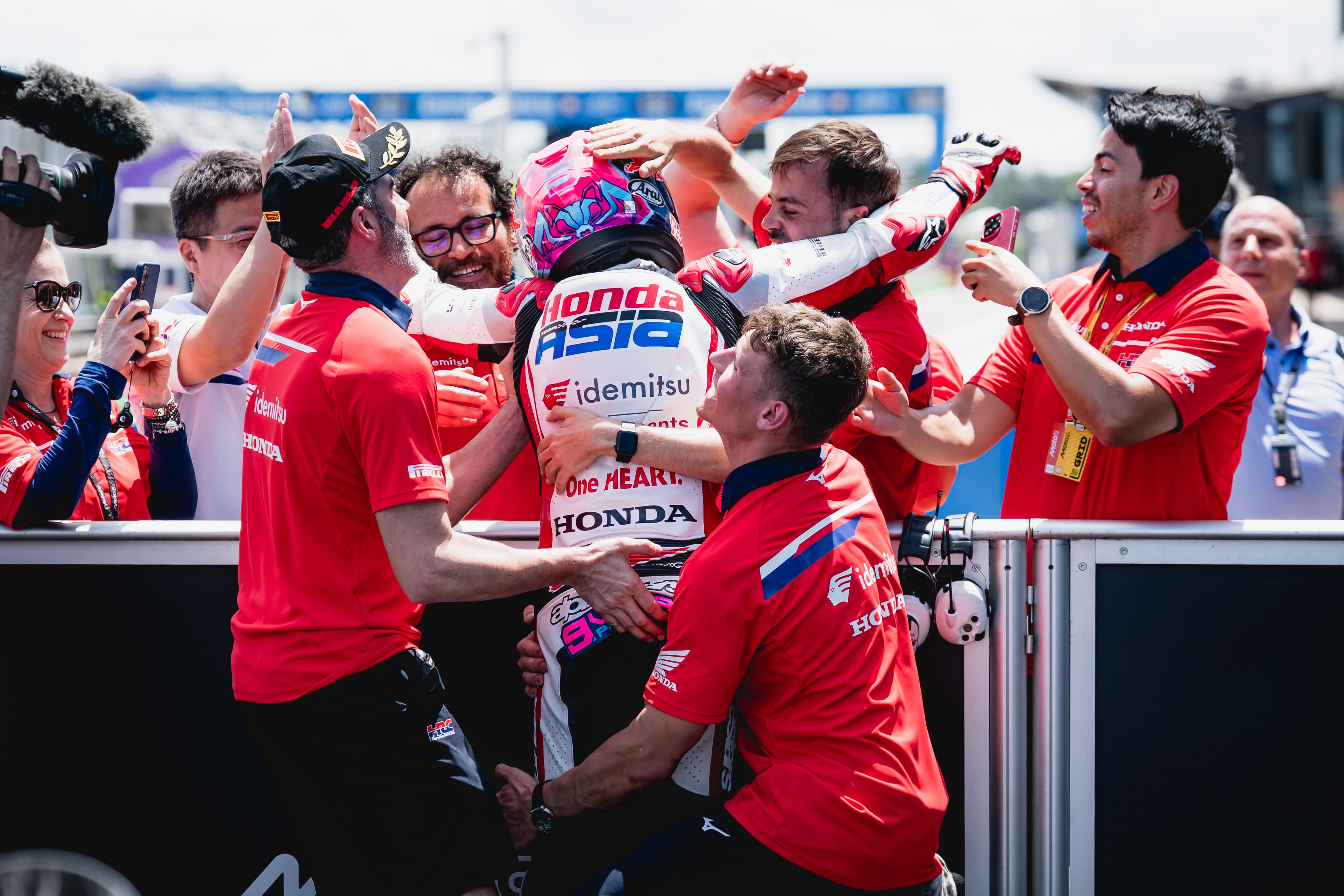 Veda Pratama Cetak Sejarah Raih Podium di Brasil, Dipuji Legenda MotoGP Jepang