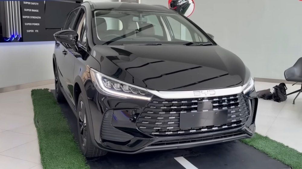 BYD M6 PHEV Resmi Meluncur, Ini Harga, Fitur ADAS, dan Keunggulannya