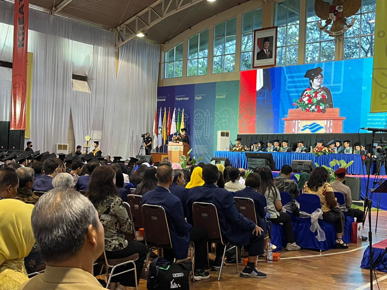 Wisuda 287 Lulusan, Rektor Ma Chung Dorong Mahasiswa Melek Teknologi dan Jadi Agen Kebaikan di Masyarakat