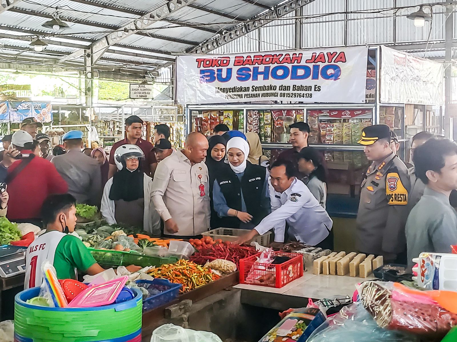 Sidak Pasar, Ketua DPRD Kota Malang dan Wawali Dikeluhi Pedagang soal Pasokan Sembako yang Terlambat