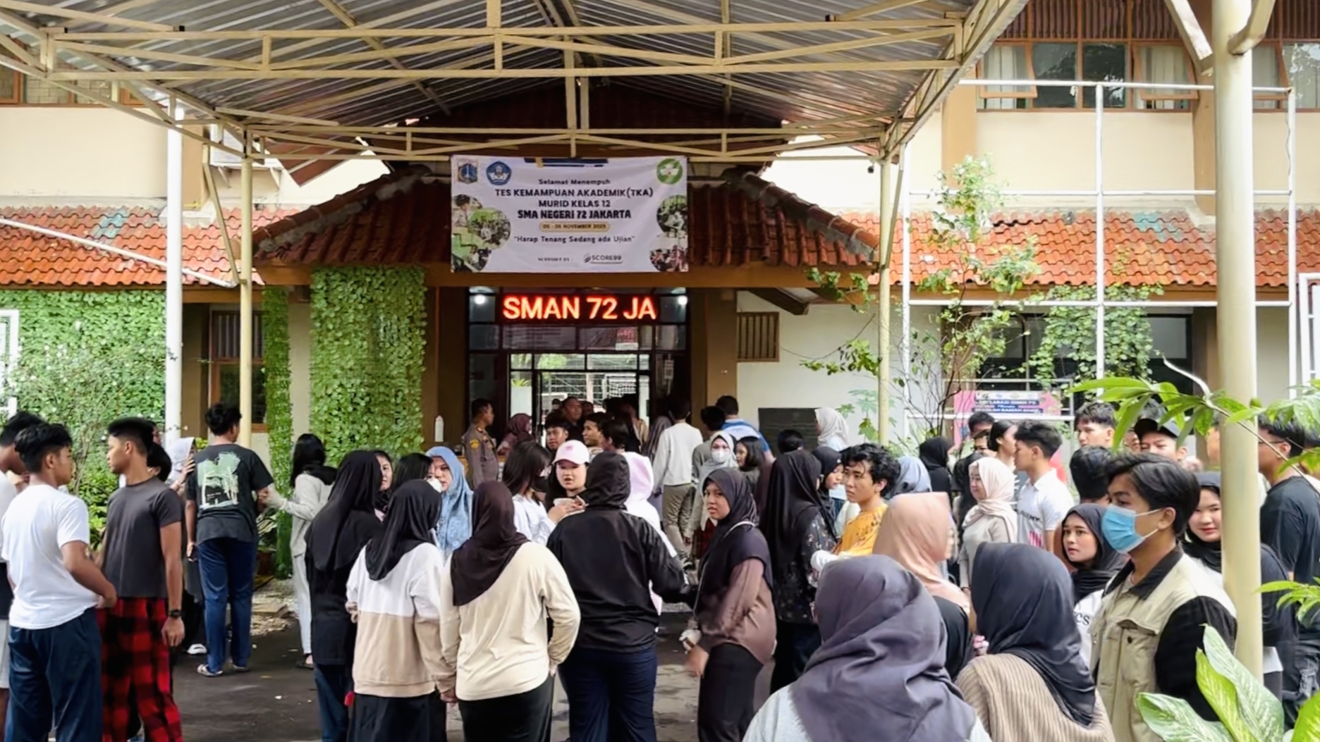 Sejumlah Siswa SMAN 72 Minta Pindah Sekolah karena Trauma Pascaledakan