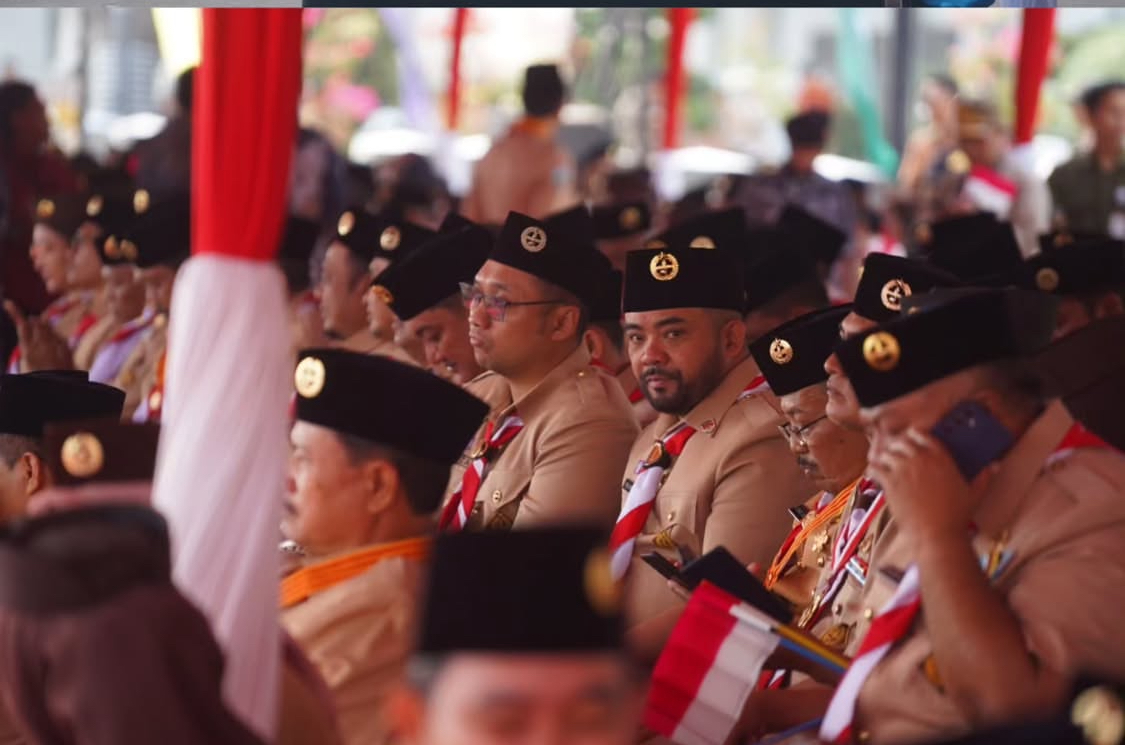 Wakil Wali Kota Batu Pimpin Kontingen Kota Batu Hadiri Upacara Hari Pramuka di Atas Kapal Perang TNI AL