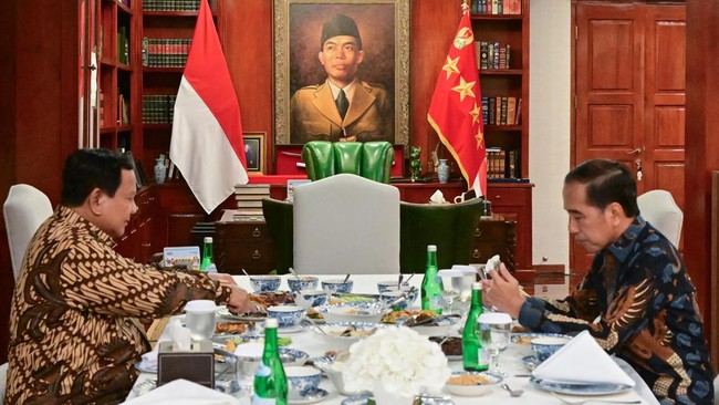 Jokowi Bertemu dengan Prabowo Selama Dua Jam, Istana: Beri Masukan untuk Bangsa