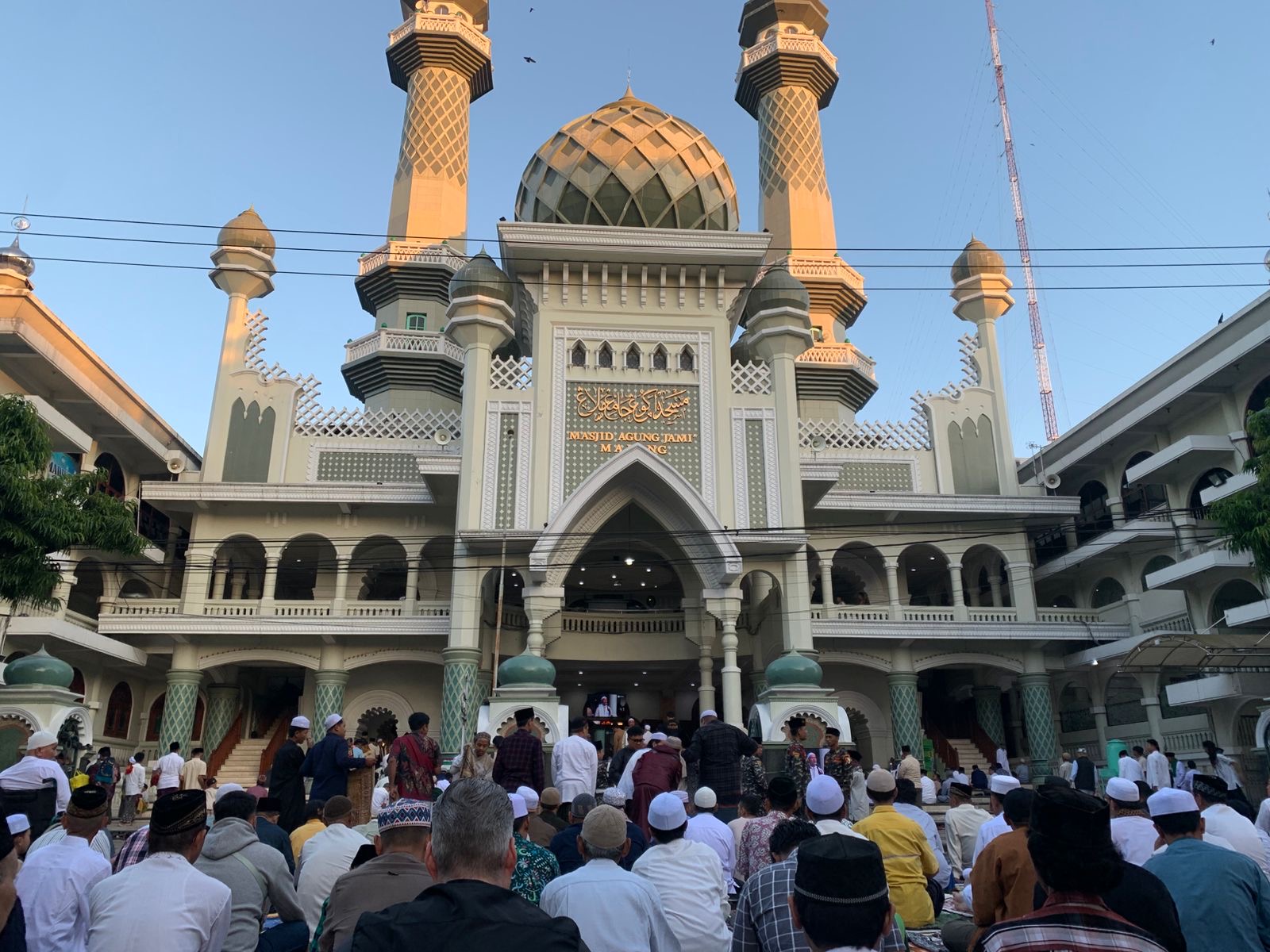 Ribuan Umat Islam Penuhi Masjid Agung Jami' Malang Salat Idul Adha, Teladani ketulusan Nabi Ibrahim Dalam Meng