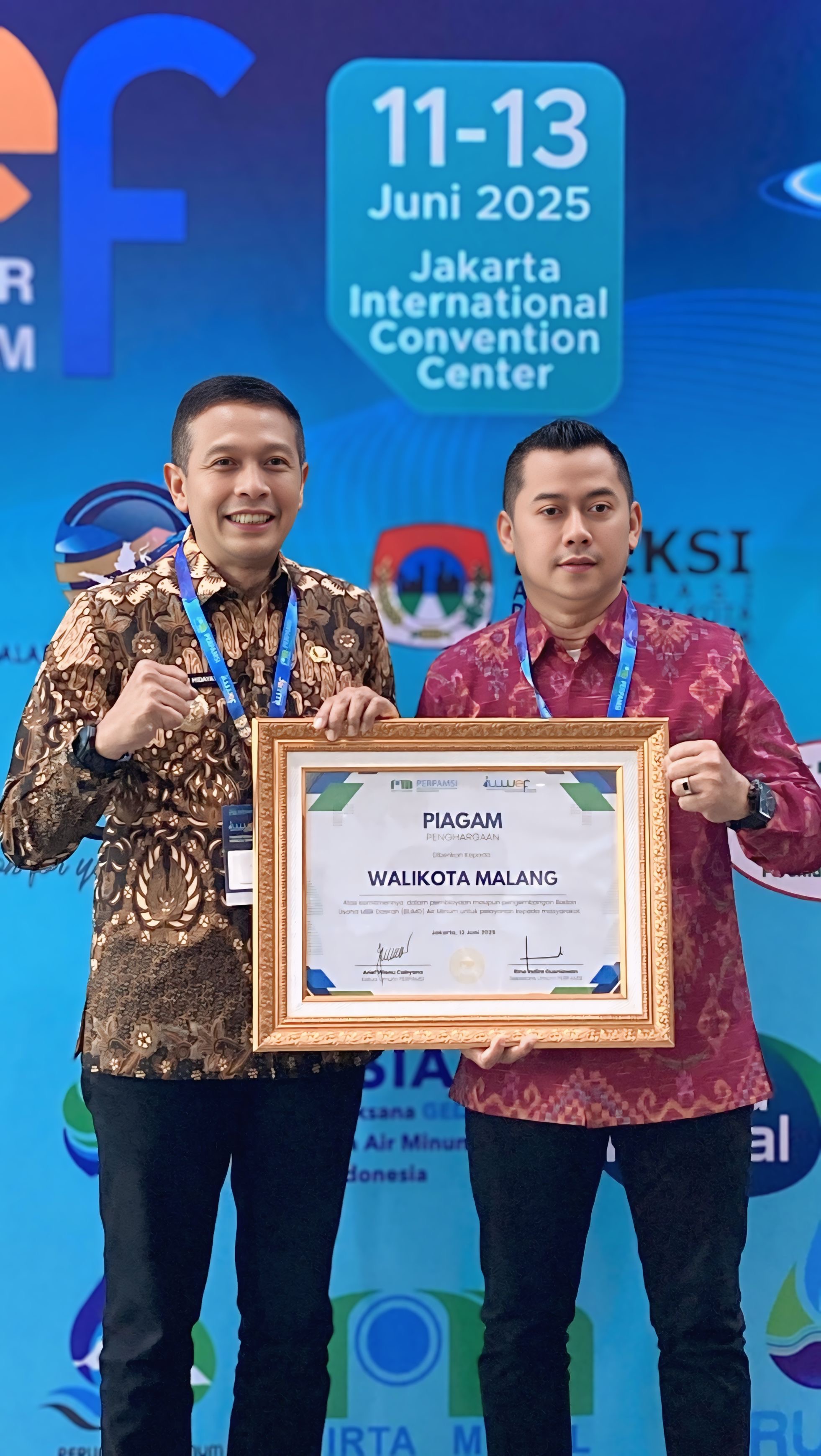 Dinilai Sukses Membina BUMD Air Minum Berdaya Saing Nasional, Wali Kota Malang Raih Penghargaan