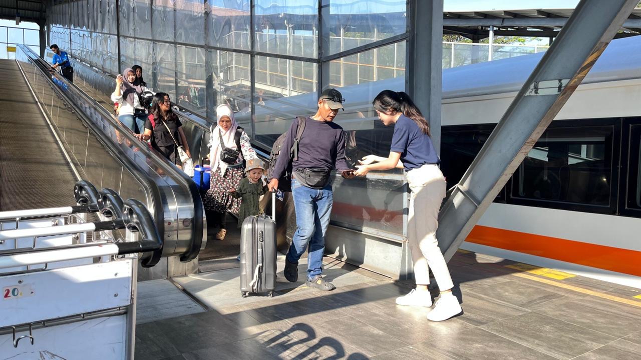 Diskon Tiket KA 30 Persen Ludes! Lebih dari 17 Ribu Penumpang Berangkat dari Stasiun Malang Saat Nataru 2025