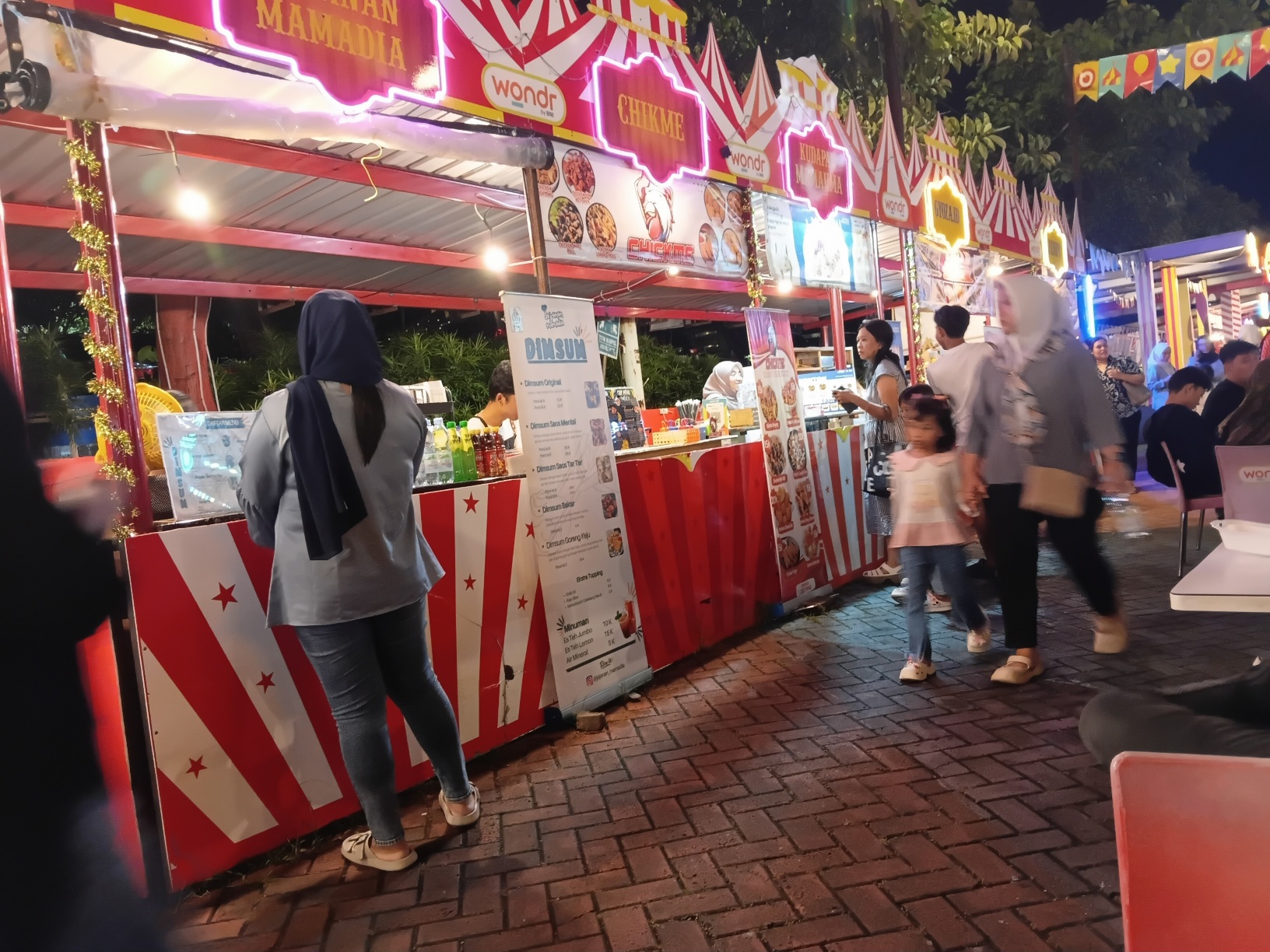 Libur Nataru, Pendapatan Lapak Kuliner di Batu Ini Naik hingga 5 Kali Lipat