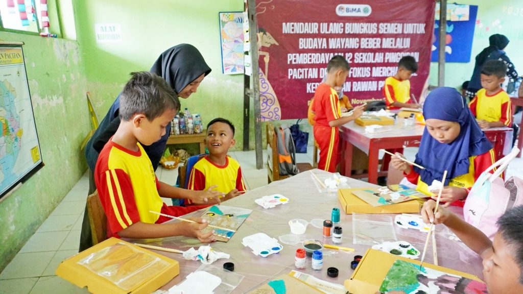 Komitmen Pelestarian Budaya UM, Pelatihan Wayang Beber, Rektor jadi Wayang Saat Puncak Lustrum