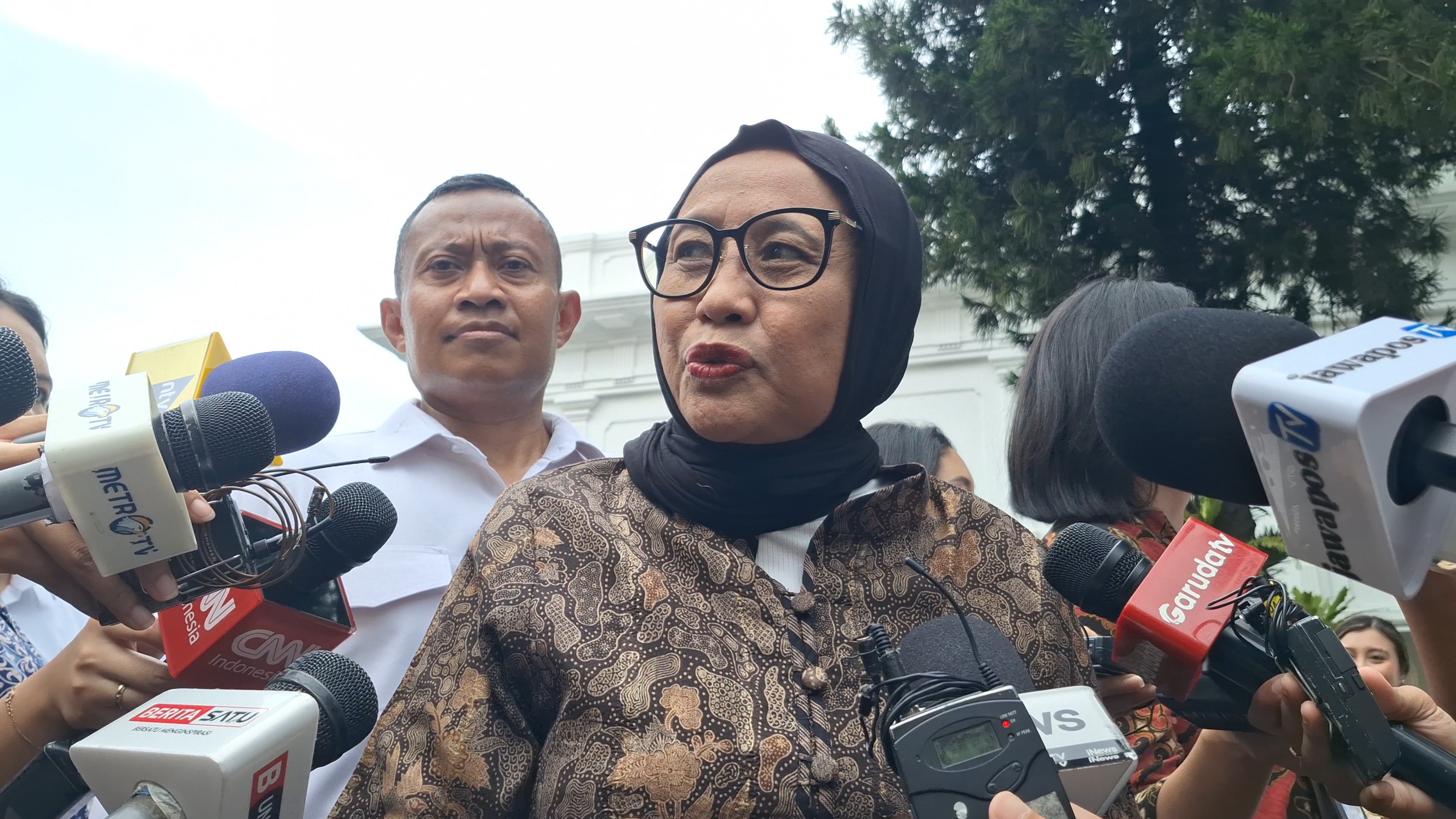 Copot Dadan Hindayana dan 2 Wakil Kepala BGN, Prabowo Tunjuk Nanik Deyang Jadi Kepala BGN 