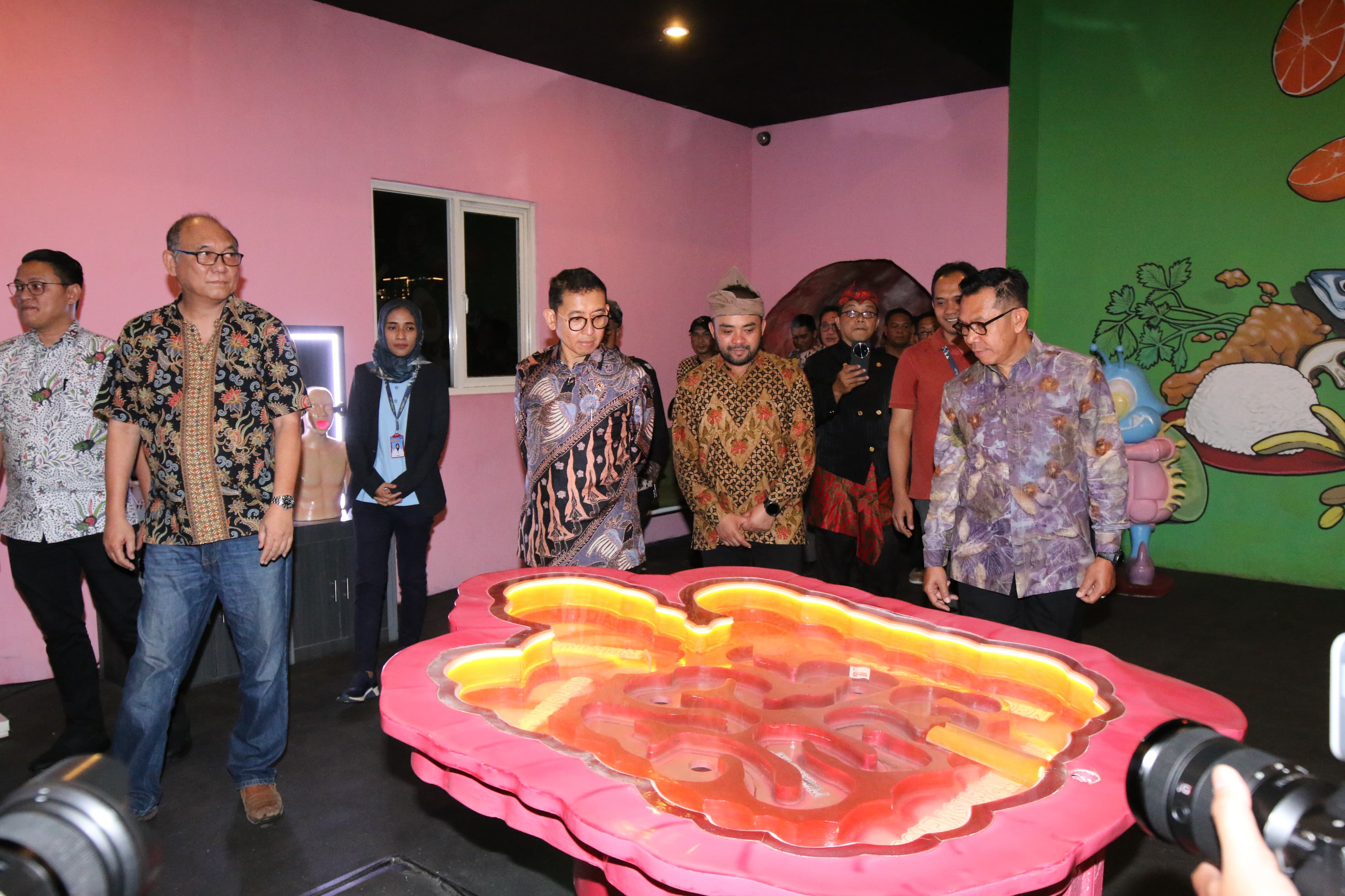 Ribuan Artefak Budaya di Museum Heritage  Batu Diapresiasi Menteri Kebudayaan