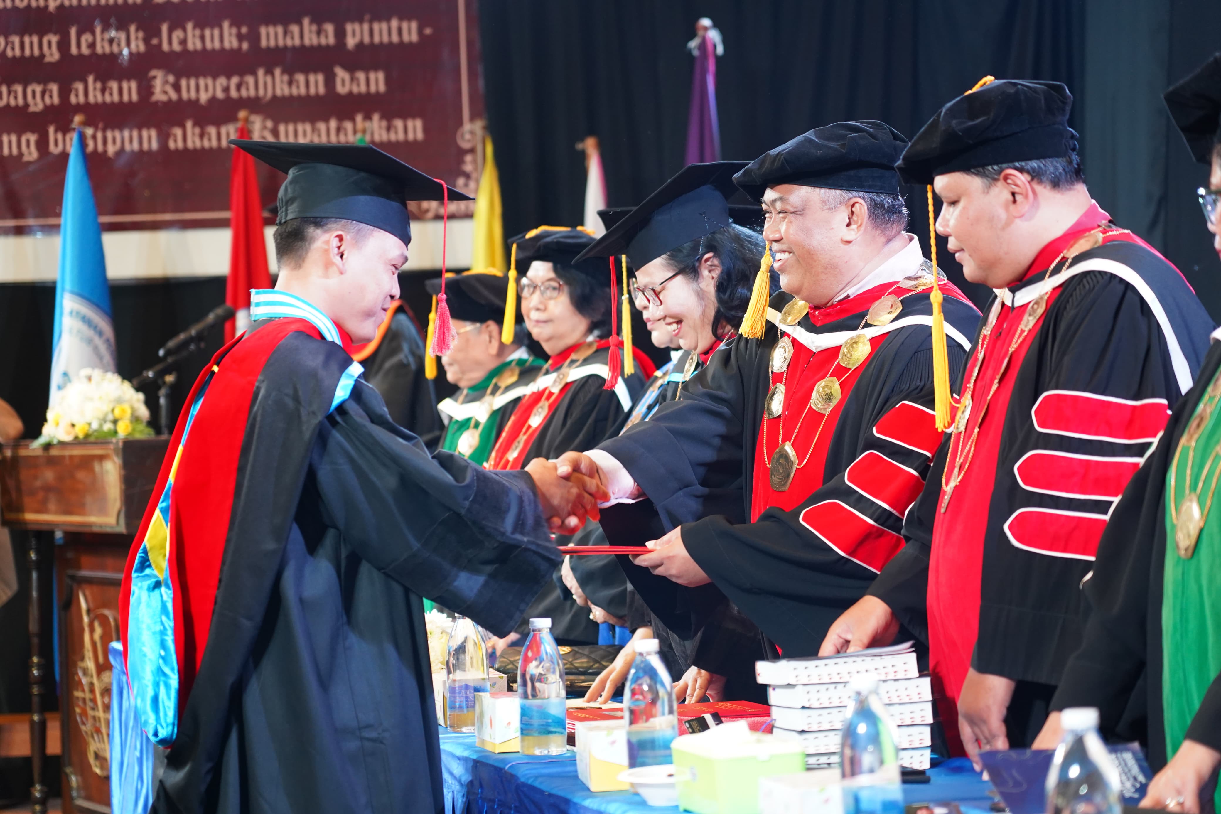 Wisuda Institut Injil Indonesia di Kota Batu Dihadiri Dirjen Bimas Kristen dan Wali Kota Batu