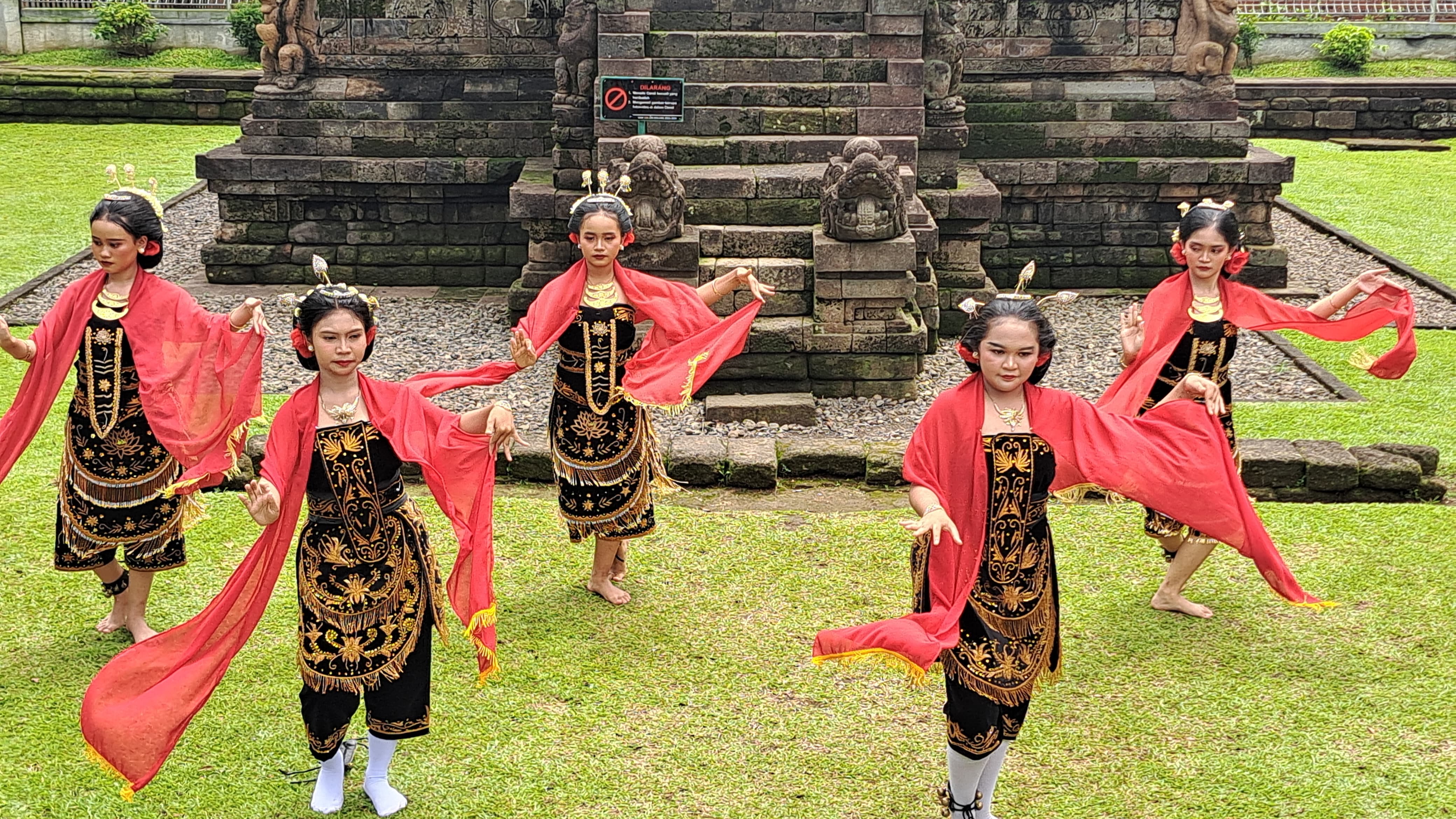 Hari Ibu, Arkeolog Dwi Cahyono Kupas Ikon Perempuan Jawa di Candi Kidal dan Museum Panji