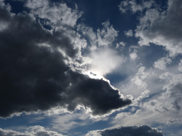 BMKG Prakirakan Cuaca Berawan hingga Hujan Lokal di Malang Raya, Rabu 14 Januari 2026