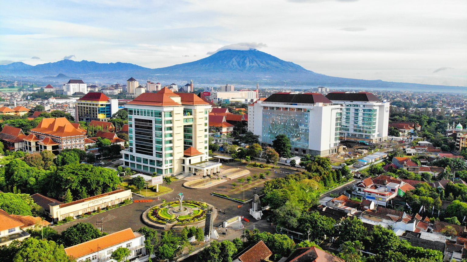 Wisuda Periode 128 UM, Nilai Sempurna Juga Diraih Lulusan Pasca Sarjana 