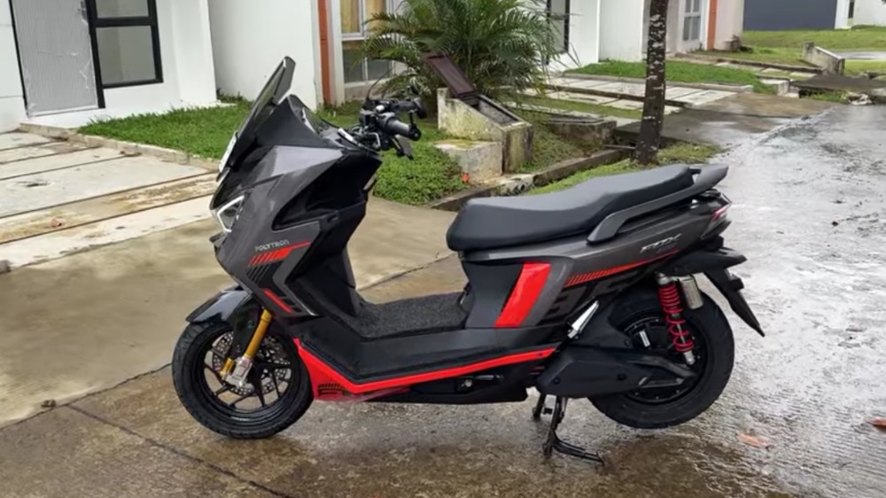 Modifikasi Polytron Fox 350 Bergaya Racing, Pakai Shock NMAX dan Kaliper Nissin Samurai