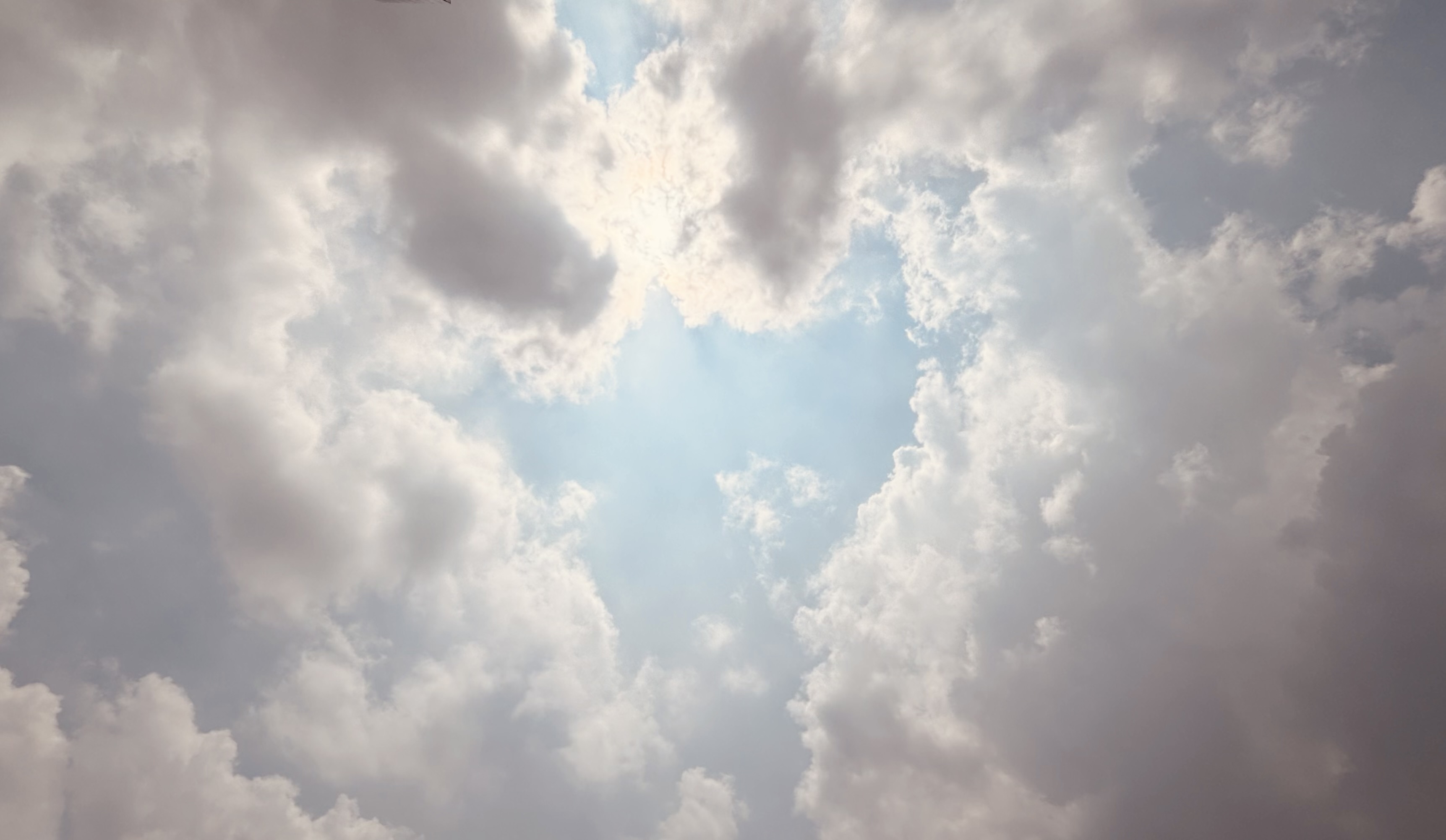 BMKG Ingatkan Perubahan Cuaca Ekstrem, Slang Panas Menyengat, Sore Hujan dengan Petir