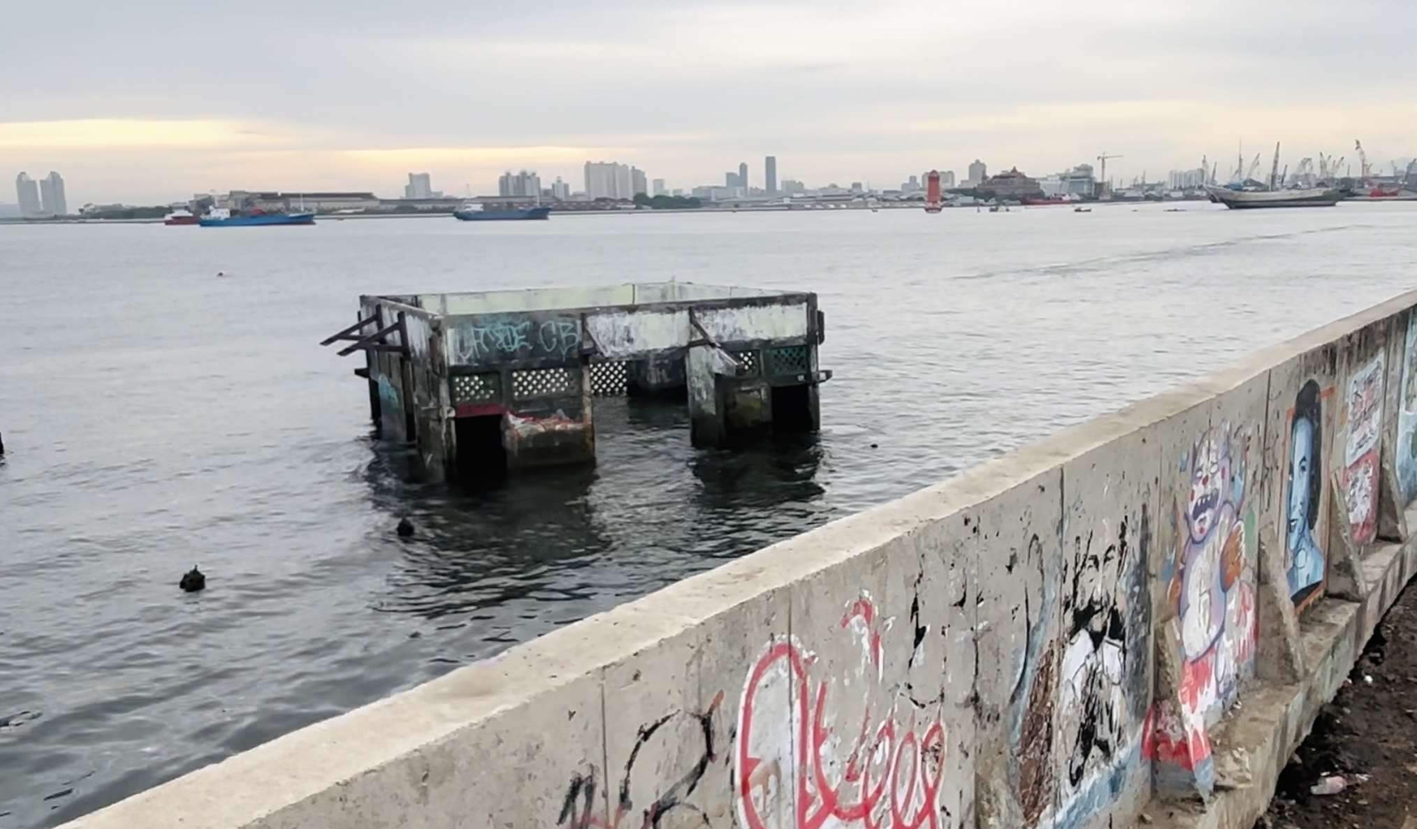 Masjid Wal Adhuna, Saksi Bisu Tenggelamnya Kampung Nelayan di Muara Baru