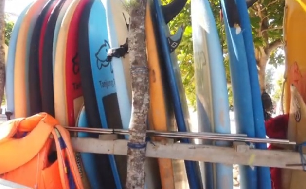 Menantang Ombak Pantai Tanjung Penyu Malang: Surga Tersembunyi Baru bagi para Pecinta Surfing