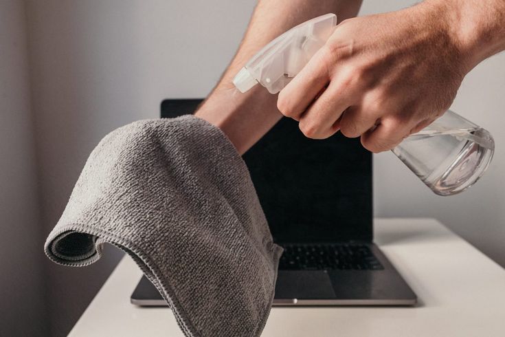 Momen Hari Kebersihan Tangan, Hati Hati, Laptop Sarang Bakteri!