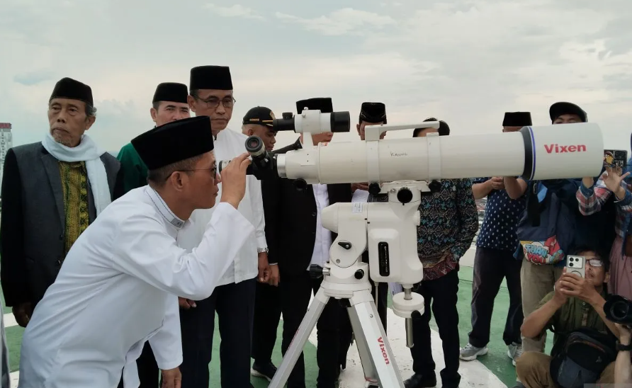 Hilal: Antara Kepastian Angka, Kesalehan Mata, dan Dewasanya Kita